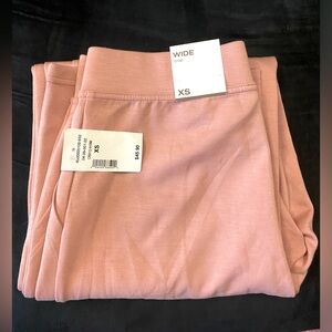 Cleo Womans XS wide crop sweatpants